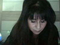 Je suis petite brune  avec des formes aux yeux bleues, je suis attirante, pulpeuse et sexy. N’hésitez pas à prendre rendez-vous avec moi par message si je suis en hors ligne je me ferai un plaisir de vous répondre et de passer un moment coquin en privé ou en vip