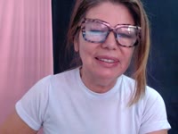 I am a mature woman who loves to be naughty. Do you wanna get naughty together?