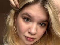 naked cam girl masturbating with vibrator DebrahPloeger