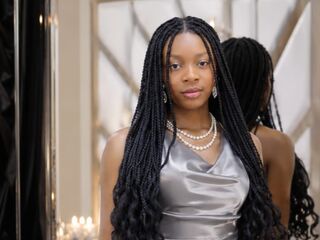 camgirl playing with dildo NaomiMoreti