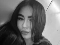 fingering webcamgirl YevetteStreeper