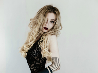 fingering camgirl AngelikaMoebius