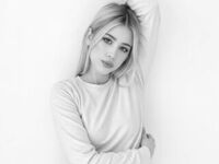 camslut showing tits ZaraVelvettt