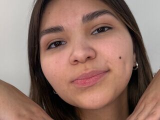 camslut masturbating AdriaKunstlinger