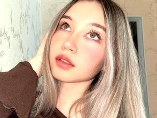 camgirl playing with vibrator AilenePiedmont