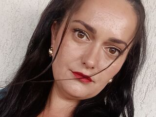 beautiful webcam girl AmiraCeleste