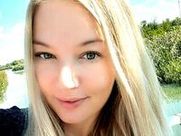 beautiful webcamgirl AnaysAnao