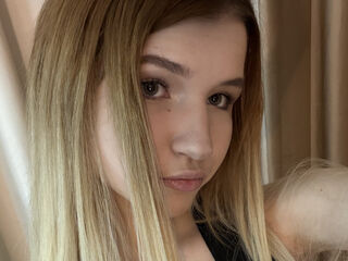 camslut fingering pussy AraPosey