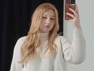 topless webcamgirl AutumnCoxwell