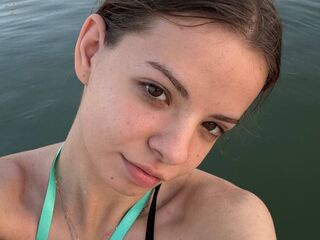 camwhore fingering pussy BonnySeto