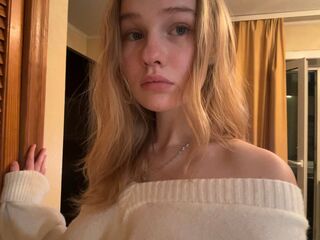 camwhore fingering shaved pussy BrittaneyCreitz