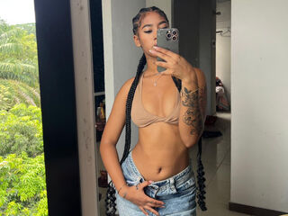 naked cam girl masturbating with sextoy CarolineCartson