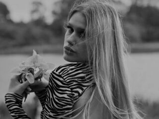 cam girl live webcam video CharisseBuonomo