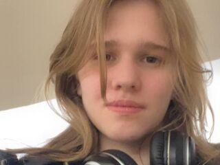 cam girl masturbating with dildo ChristieDemaline