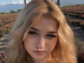 live sex cam photo CloudyFox