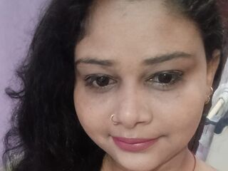 hot girl CurvySoniya