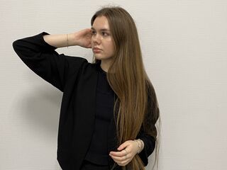 topless cam girl CyrstalCherubini