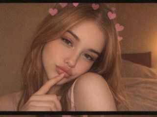 girl shaving pussy ElaraWinslow