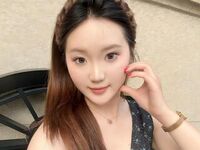 cam girl masturbating with vibrator EmmaWei