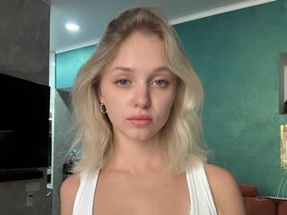 naked cam chatroom EveMorrison
