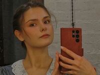 live webcam performer HelenaBerkheimer