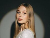 camgirl masturbating with vibrator HertaLecaros