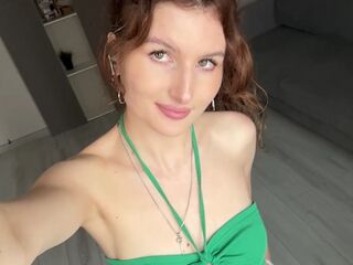 adult webcam KarmenZeinert