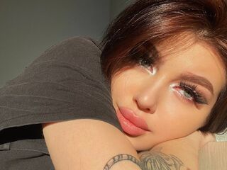 camslut masturbating KarolinaKaren