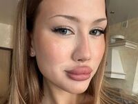 fingering camslut KisaAngelic