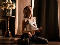 girl topless chat LeilaReal