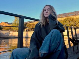 camgirl webcam LillyStill