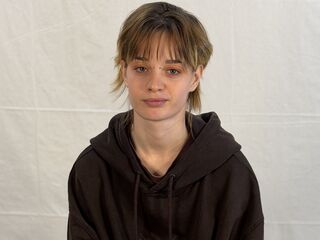 cam girl playing with sextoy LindyOestreicher