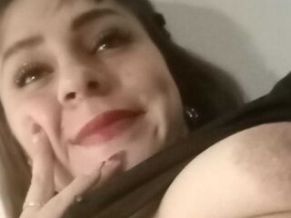 masturbating camgirl LizMegh