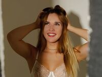 masturbating cam girl MadisonAllin