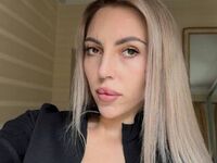 nude webcamgirl picture MelisaDee