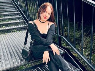 topless webcamgirl MiaBonda