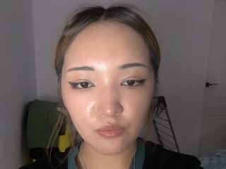 camslut naked MiaChinessa