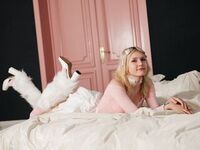 naked webcam girl photo MilaKlark