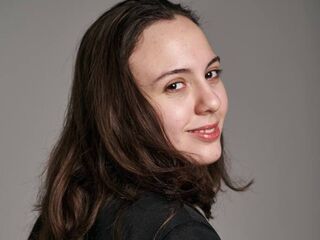 girl shaving pussy MonaStout