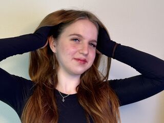 naughty camgirl masturbating with vibrator NilaBudy