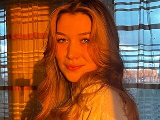 cam girl masturbating with vibrator NoaWinslow