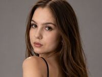 topless webcamgirl SharicePilla