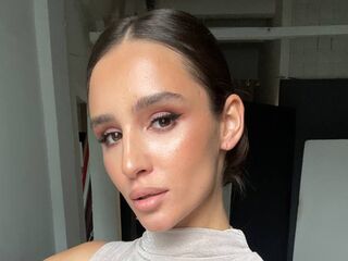 cam girl playing with vibrator ShawnNoor