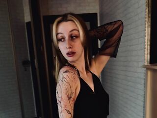 naughty cam girl masturbating with dildo ShoshanaManhardt