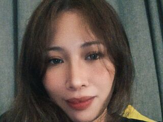 masturbating camgirl ThylaMax