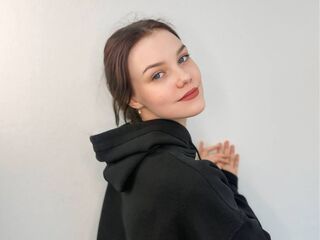 naked camgirl masturbating with dildo ToraMendiaz