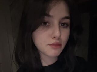 cam girl masturbating with sextoy WandaDillard